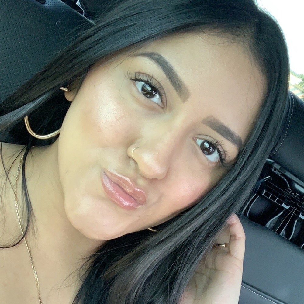 Meet your Posher, Isabel